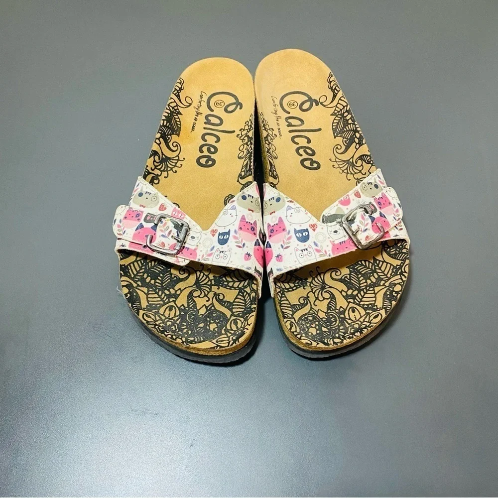 Calceo Women’s Kitten Pattern Sandal EU-39